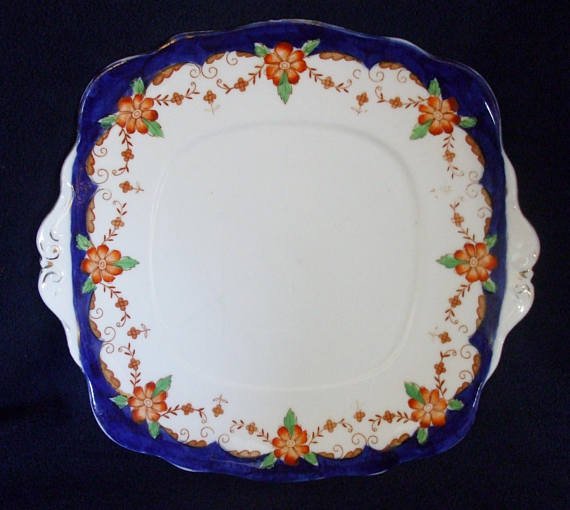 VoltInuOfflclal's tweet photo. Vintage Shore & Coggins S & C Bell China Cake Sandwich Plate Cobalt Trim #Vintage #30ies #BellChina #etsy #gotvintage #shabbychic #dining #living #home #Britainiana #Decor #vintagehome #Ebay #Collectibles #Collectables #Porcelain #Gfts #Giftideas #Gifti https://t.co/eUfp2xRIwx https://t.co/wtWVsyMhFQ