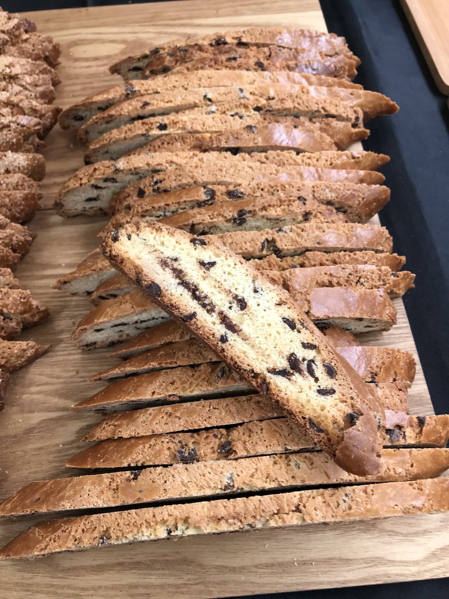 Startisans's tweet photo. Your favourite #Startisans
Lamb Street E16EA
for @PeatcheyPies @pippindoughnuts & more!
~Fridays~ https://t.co/rxUx2Uq3ug