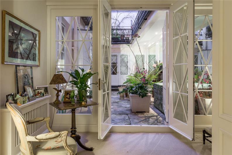Best_Gapp's tweet photo. RECENTLY SOLD Eaton Place #Belgravia #London #SW1X a spacious and extremely well decorated apartment arranged over the upper and garden floors https://t.co/p52g3WR2VB https://t.co/6oE1sTXemH