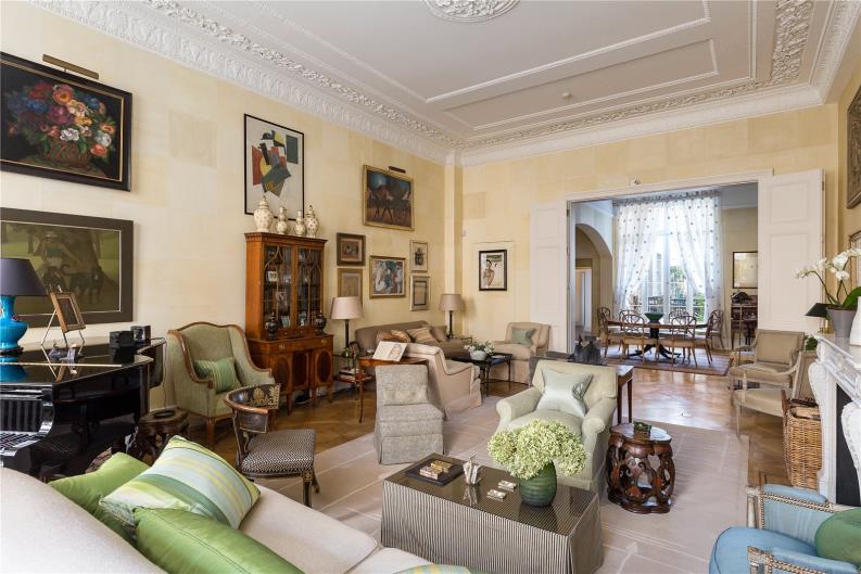 Best_Gapp's tweet photo. RECENTLY SOLD Eaton Place #Belgravia #London #SW1X a spacious and extremely well decorated apartment arranged over the upper and garden floors https://t.co/p52g3WR2VB https://t.co/6oE1sTXemH