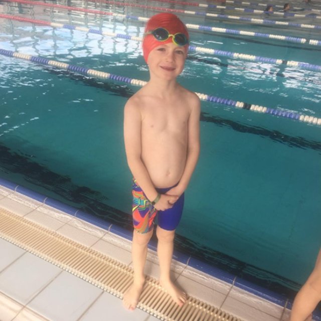 Un futur grand champion, pas vrai @thefamilytolmer ? 🏊‍♂
#SwimCollector #Entrainement #SpeedoFrance #Natation #Nager #Swimming #Swim