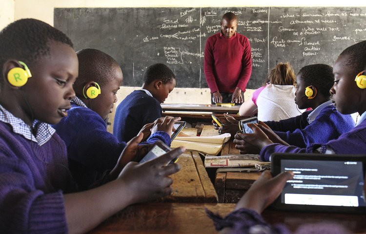 butterflyworks's tweet photo. "You design with them, not for them". Very interesting interview with Mark Kamau, a former Bits student and trainer in Nairobits Trust, sharing his perspective on developing tech that can transform Africa. https://t.co/mfUMCFqGab https://t.co/FJzYSFJiRp