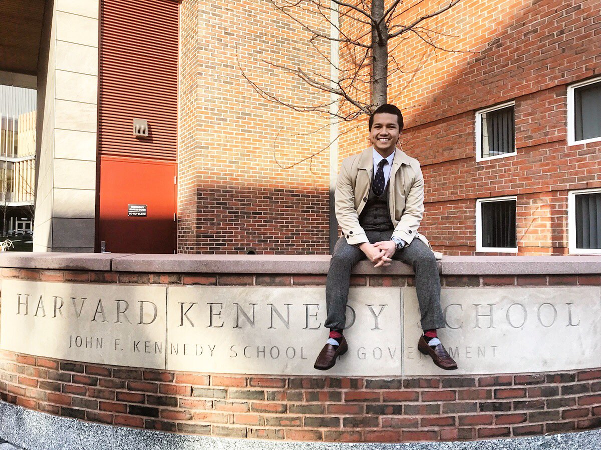 Thank you all so much for taking the time to greet me on my birthday! Some of you have been asking me why I suddenly appeared in Boston on my birthday. So, this year I decided that for my birthday I’d study instead of throwing a party. Sending you good vibes from Boston! Cheers🍻