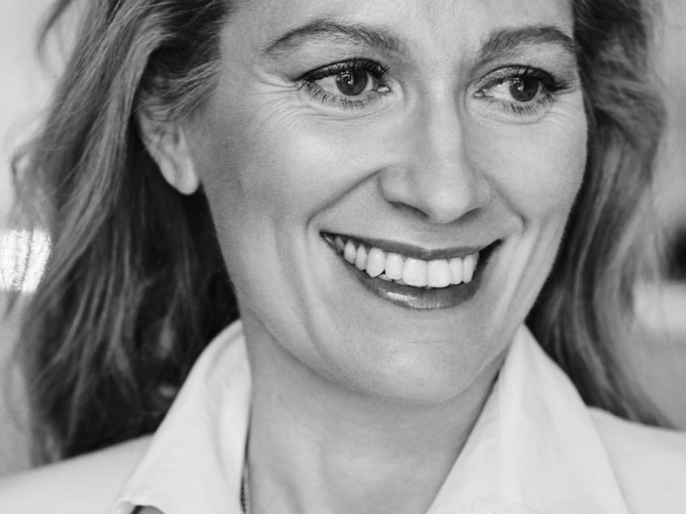 KeringGroup's tweet photo. 3 #FashionWeeks later, what's the impact of the Charter on Working Relations with Fashion Models and Their Well-Being launched by Kering and @LVMH ? #MCDaveu shares her first impressions: https://t.co/70v8rmGRpE #ModelsCharter #KeringForModels https://t.co/m8i2mIReiH