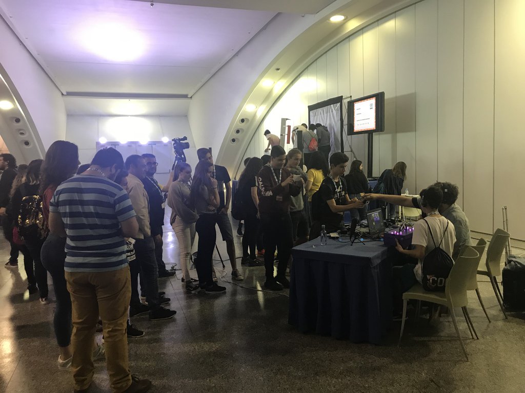 stb1019's tweet image. RT @arduino 1,500 students, 200 projects, 50 schools, 1 amazing #ArduinoCTC fair in Valencia! https://t.co/uYXd941UKo"