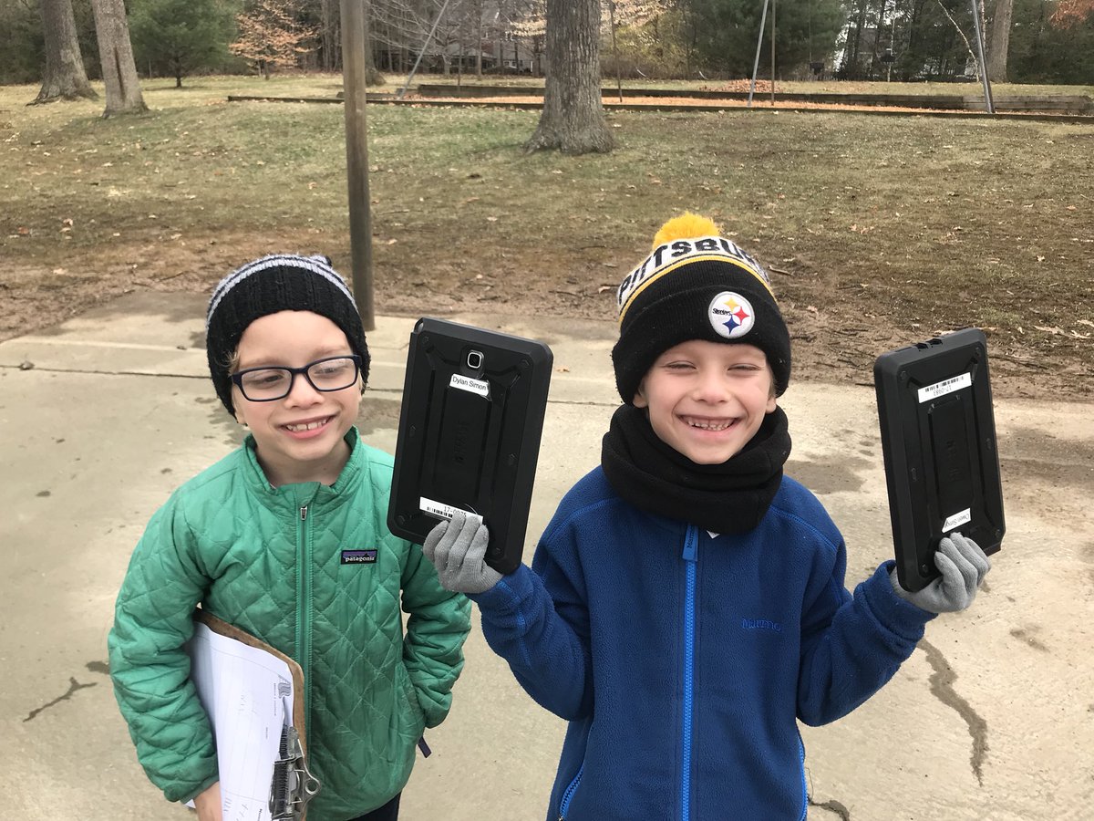 RadioParkPride's tweet photo. First graders visited Holmes-Foster park to collect data for their Communitt Playground unit! https://t.co/pCXjLieTpS