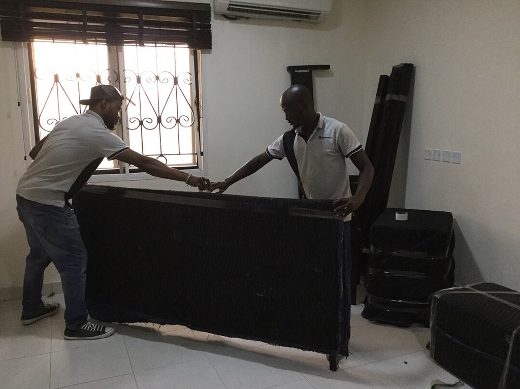 hypamovers's tweet photo. We are currently on todayโs job. Our men are experts!๐๐ฝ
#hypamovers #moversinlagos #movers #promovers #movinginlagos #expertise #movingcompany #professional #logistics #movingbrand #proudlyafrican #madeinnigeria #stacking #onthejob #experts #move #nigerianbrand #proudlynigerian https://t.co/qkqAE25iCK