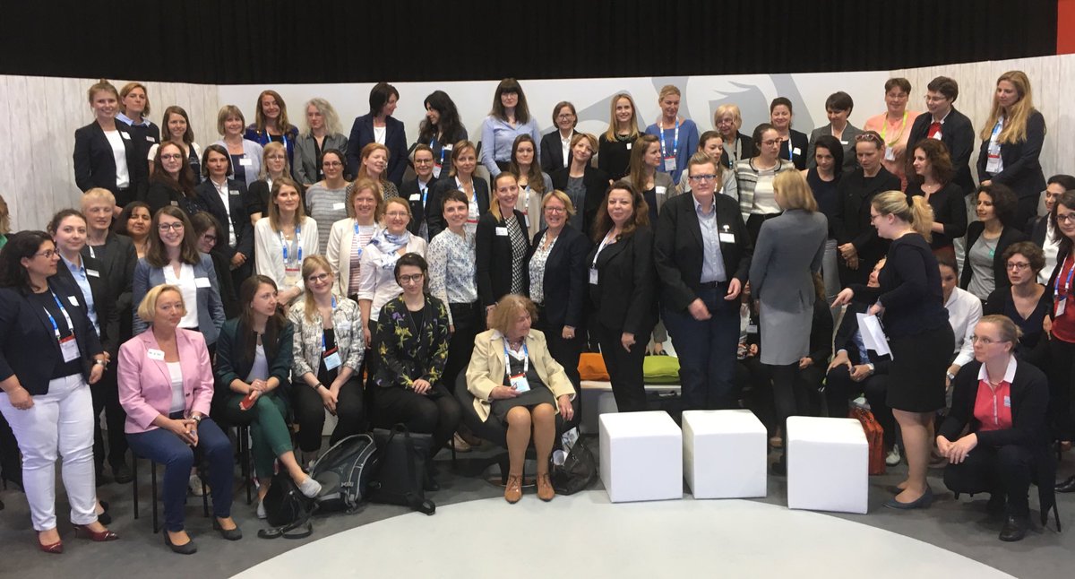 Wow! So viele Top-Frauen auf der #conhit! #Shehealth <a href="/Bitkom_Health/">Bitkom_Health</a> <a href="/ProfThun/">Sylvia Thun</a> <a href="/InterSystems_DE/">InterSystems_DE</a> @berlinnovation #womenintech #womeninhealth