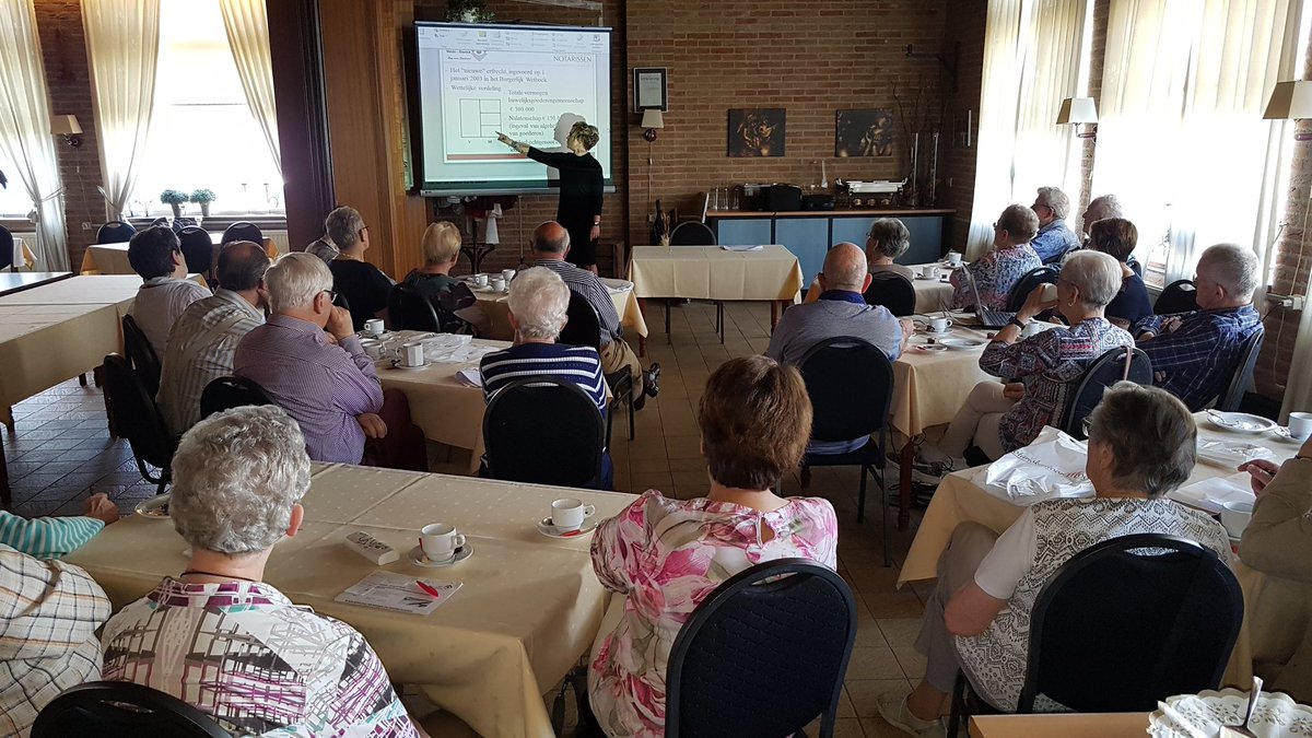 Notaris Manders-van Helmond geeft momenteel een lezing #erfrecht voor KBO Venlo-Blerick.
