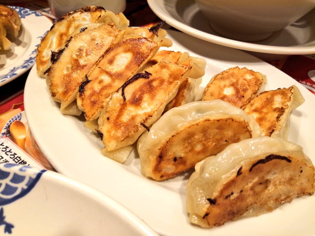 niftyhikari_X's tweet photo. ニフティ中の人会!
バーミヤン @bamiyan_CP さんで、餃子パーティー(≧∇≦)
ニフティ不動産さん @niftymyhome から餃子を献上されています。
ニフティ温泉 @niftyonsen 、ニフティアルバイト @nifty_arbeit さんも一緒でした😋😋😋
#ZenFoneMaxPlusM1 で撮影 https://t.co/1W5zXp5h2g