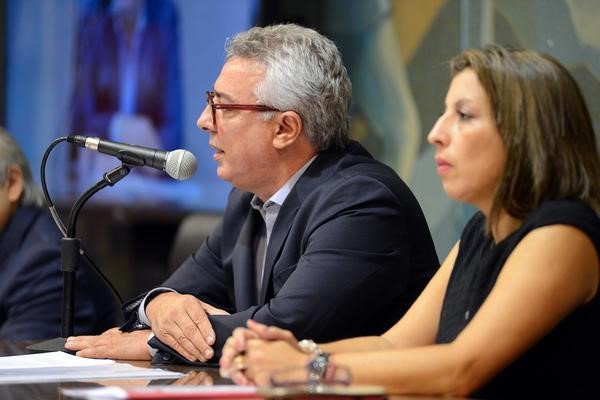 ZNVISION's tweet photo. En el HCD, @ZamoraJulio reclamó al gobierno por tarifas, salud, educación y cloacas
https://t.co/5yY4tCzlYA vía @ZNVISION https://t.co/SXnzcrY9sb