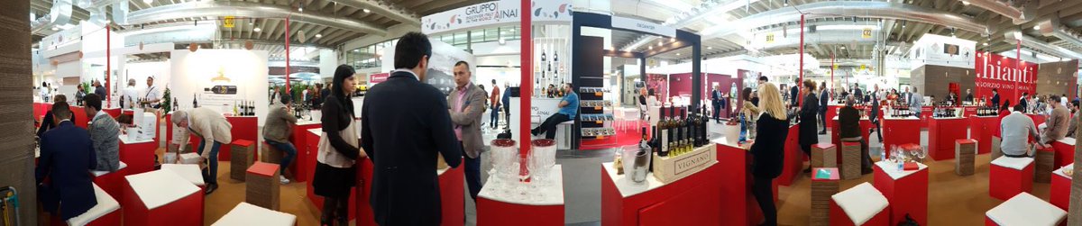 VignanoVineyard's tweet photo. Slow start this morning ... but the livers are enjoying the respite!! 😂😂😂 #wine #winetasting #redwine #whitewine #malbec #malbeclaunch #chianti #chianticonsorzio #tuscansinverona #verona #vinitaly2018 #wineaddicts #winelover #winery #WineWednesday https://t.co/AKgDVoBWYl