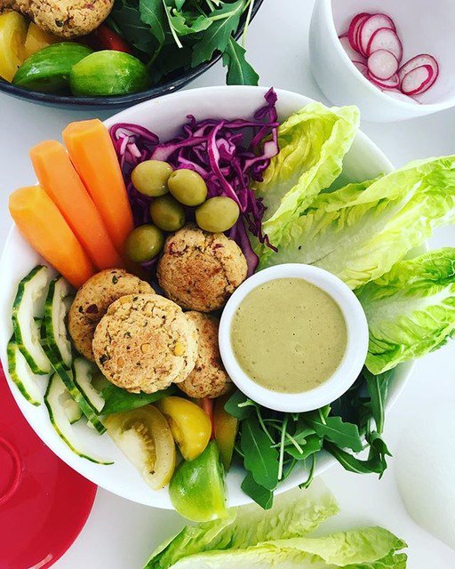 vegsage's tweet photo. Reposting @ibizadetoxyoga: - via @Crowdfire 
These oven-baked Falafel won't make you "feel awful" 😉🙏🏻! #vegan #veganfood #ibizavegan #ibizadetox #ibizayoga #ibizadetoxyoga #ibiza #ibiza2018 #veganfood #wholefooodsplantbased #wfpb #healthy #healthyfood #healthylife https://t.co/alpagHlrgy