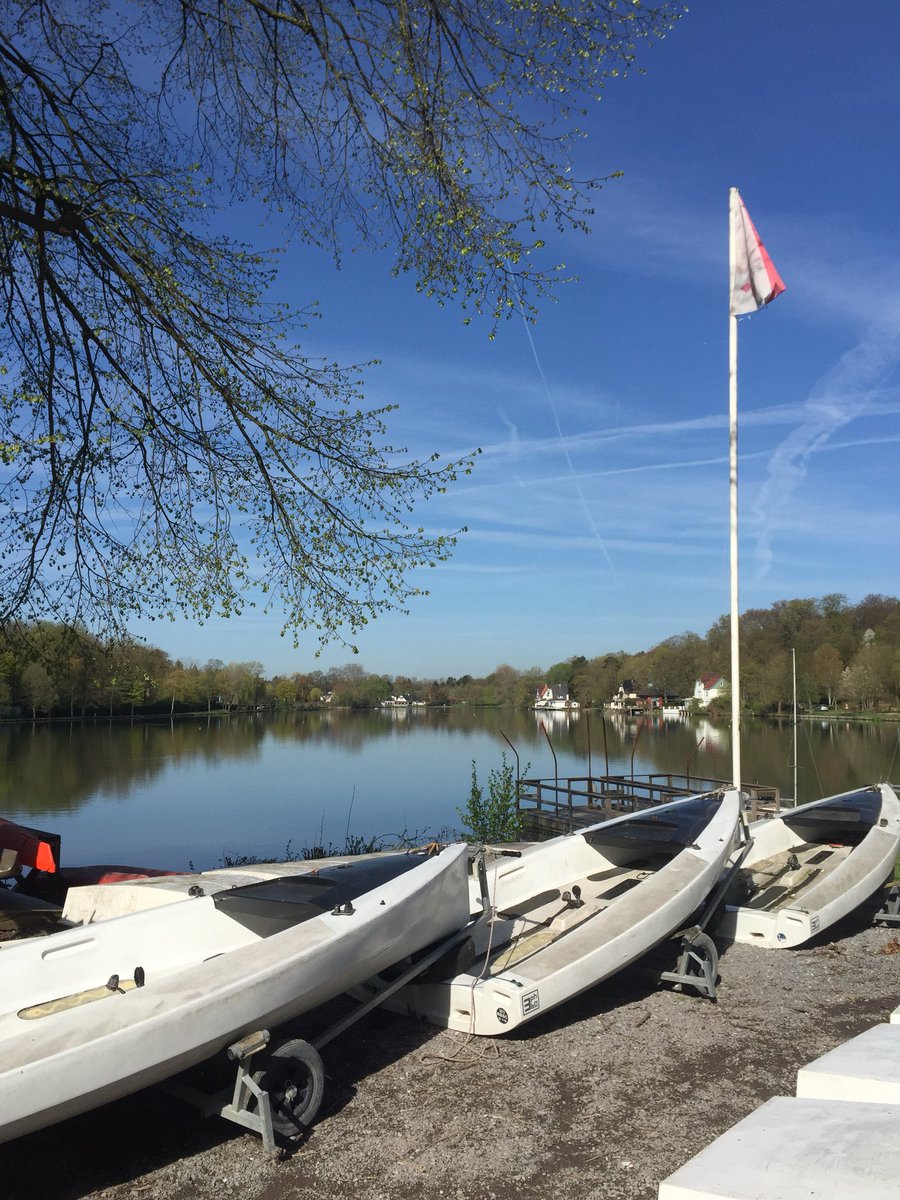 PRlacannecy's tweet image. Opération presse Bruxelles « Lacs Savoie Mont Blanc, au Lac de Genval #mindshakepr #savoiemontblanc #lacannecytourisme