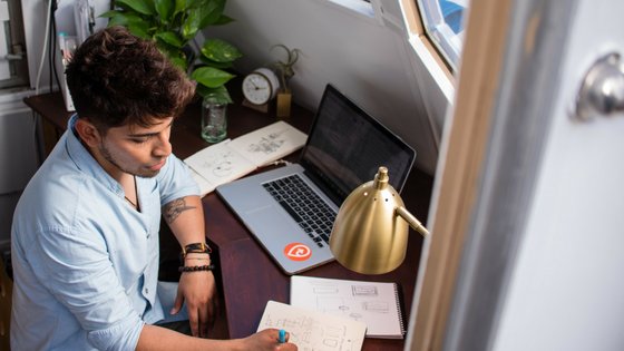 ProspectsSW's tweet image. When completing your CV, do you need to put references? @BubbleJobs has the answers...  buff.ly/2JTXI1K #NewJob #jobhunting