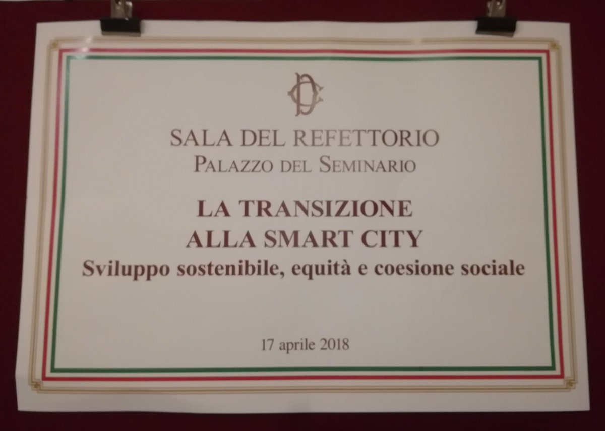 CS_SmartCity's tweet photo. Si è tenuto presso la Sala del Refettorio della Biblioteca della Camera dei Deputati @Montecitorio, il 17 Aprile, il convegno: La transizione alla #SmartCity: sviluppo #sostenibile, equità e coesione sociale. Incontro promosso da @scintruments SpinOff @UniCalPortale @DimegUnical https://t.co/hVPo20MJ1H