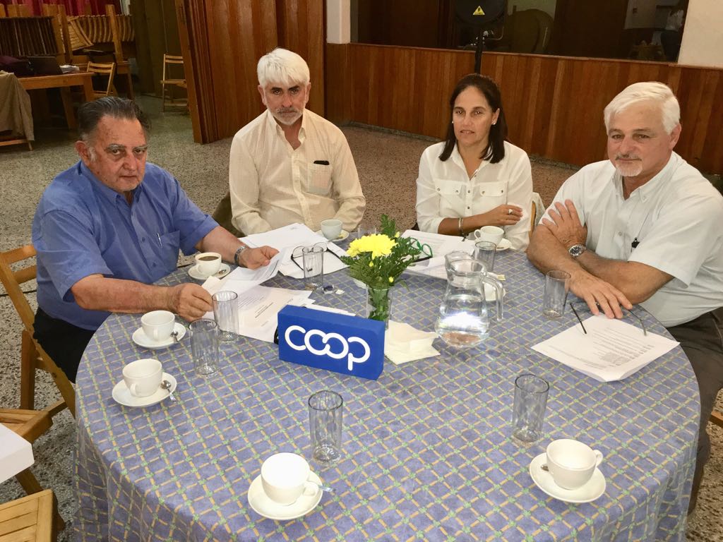 Cudecoop_uy's tweet photo. Ayer en Consejo directivo ampliado se abordó la situación de cada clase coop a partir de las opiniones de los presidentes de las socias, las agendas para el 2018 y las caracteristicas del 4to ENC en agosto próximo. Las socias analizarán monitoreo propuesto por #Fucac https://t.co/JopjAy2kBM