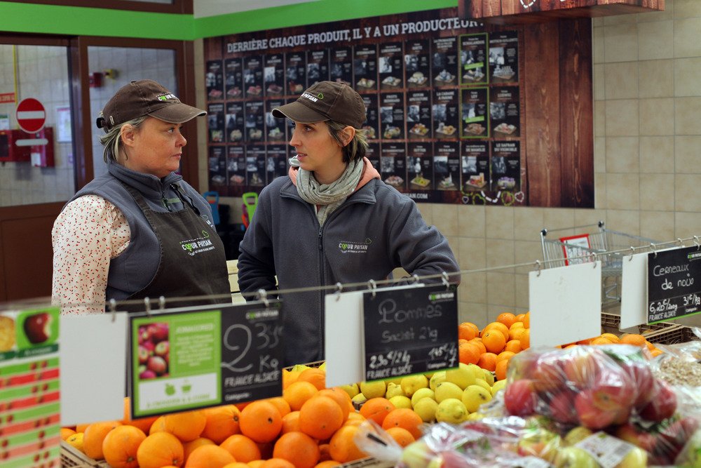 [#Porfolio] Vendre directement mais massivement: en #Alsace, le pari de Cœur Paysan. Un portfolio de Patrick Artinian à découvrir sur  Mediapart  >mdpt.fr/2EYgP6O