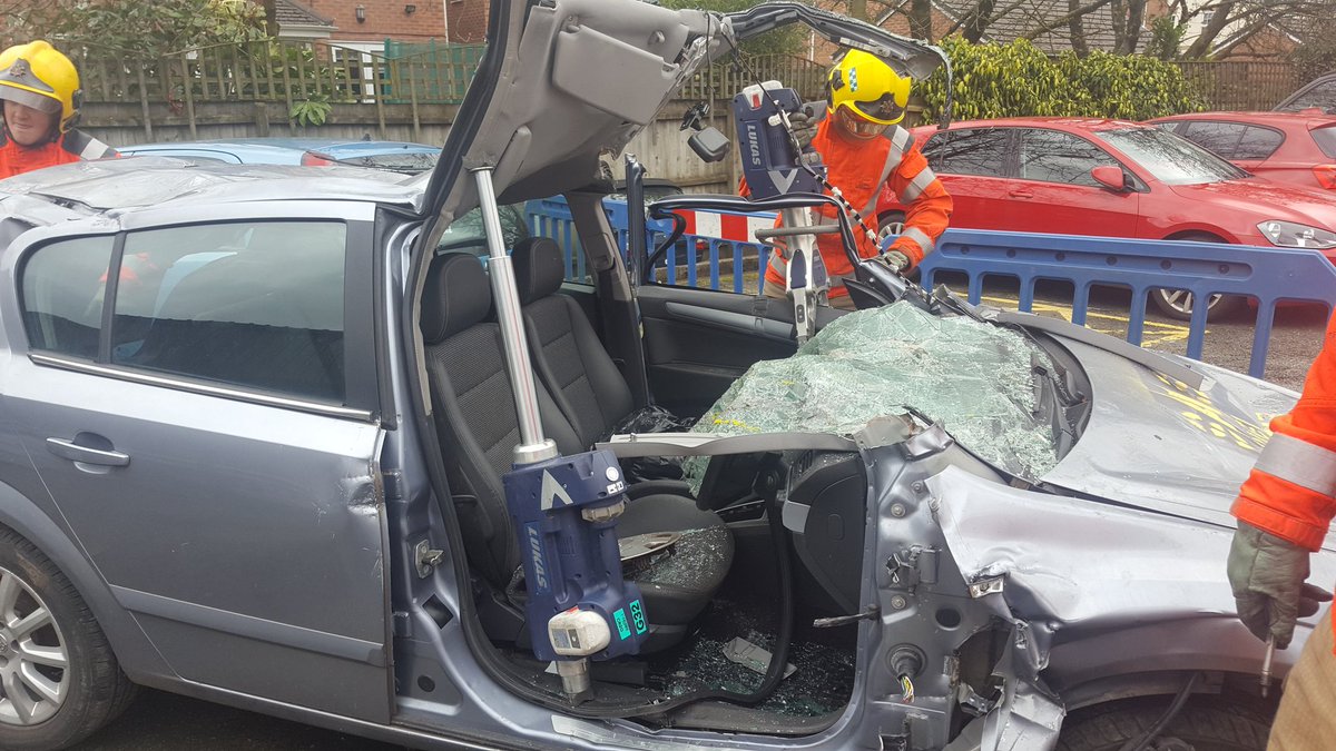 DaveDodson's tweet photo. Red Watch Heywood RTC training @HeywoodFire https://t.co/CB7idb3tR2