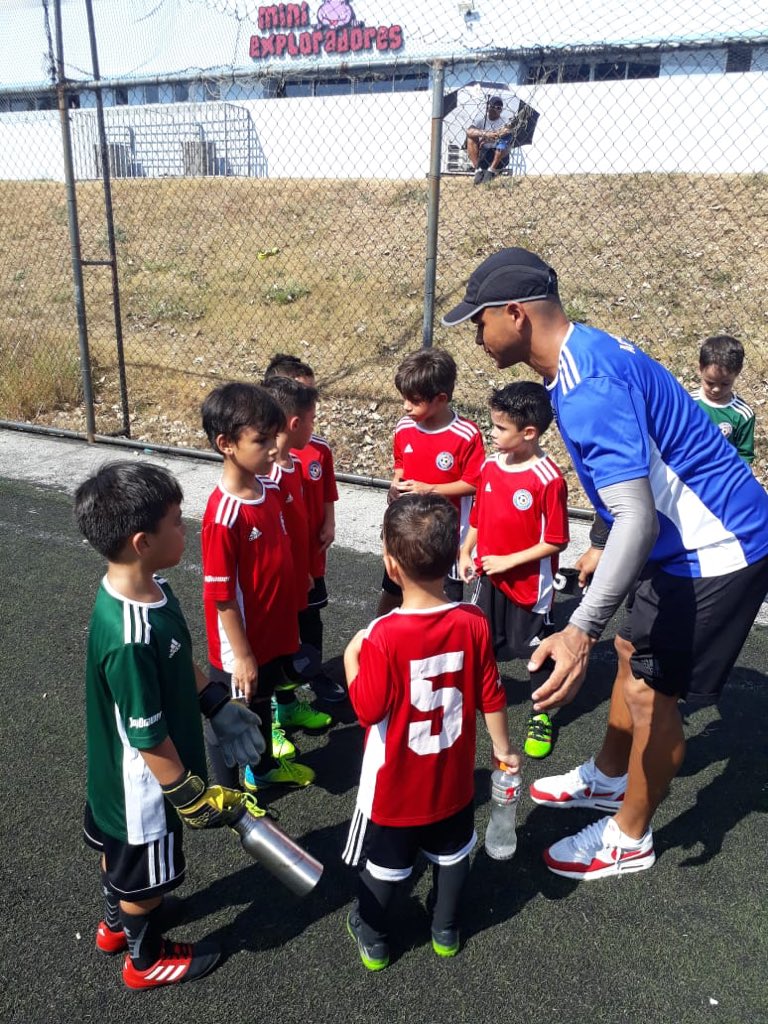 isacademypty's tweet photo. ¡Muy buenos días, Panamá! 😄🇵🇦

En la International Soccer Academy, somos una gran familia que trabaja unida por la formación integral de todos los jóvenes que hacen vida en la escuela. ¡Juntos, vamos hacia adelante! ⚽️👦

#SomosLaISA https://t.co/Q3Cl6U9B6R