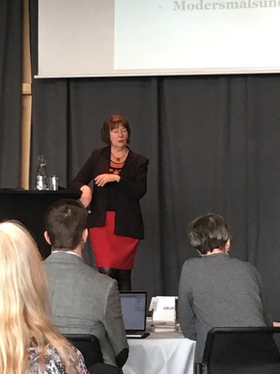 EllaFredin's tweet photo. Pirjo Lahdenpärä på nätverksträff för kommuner i Skolverkets riktade insatser för nyanländas lärande. Lika vass som vanligt trots pensionen👍🏼 https://t.co/sUoQHhkSz4