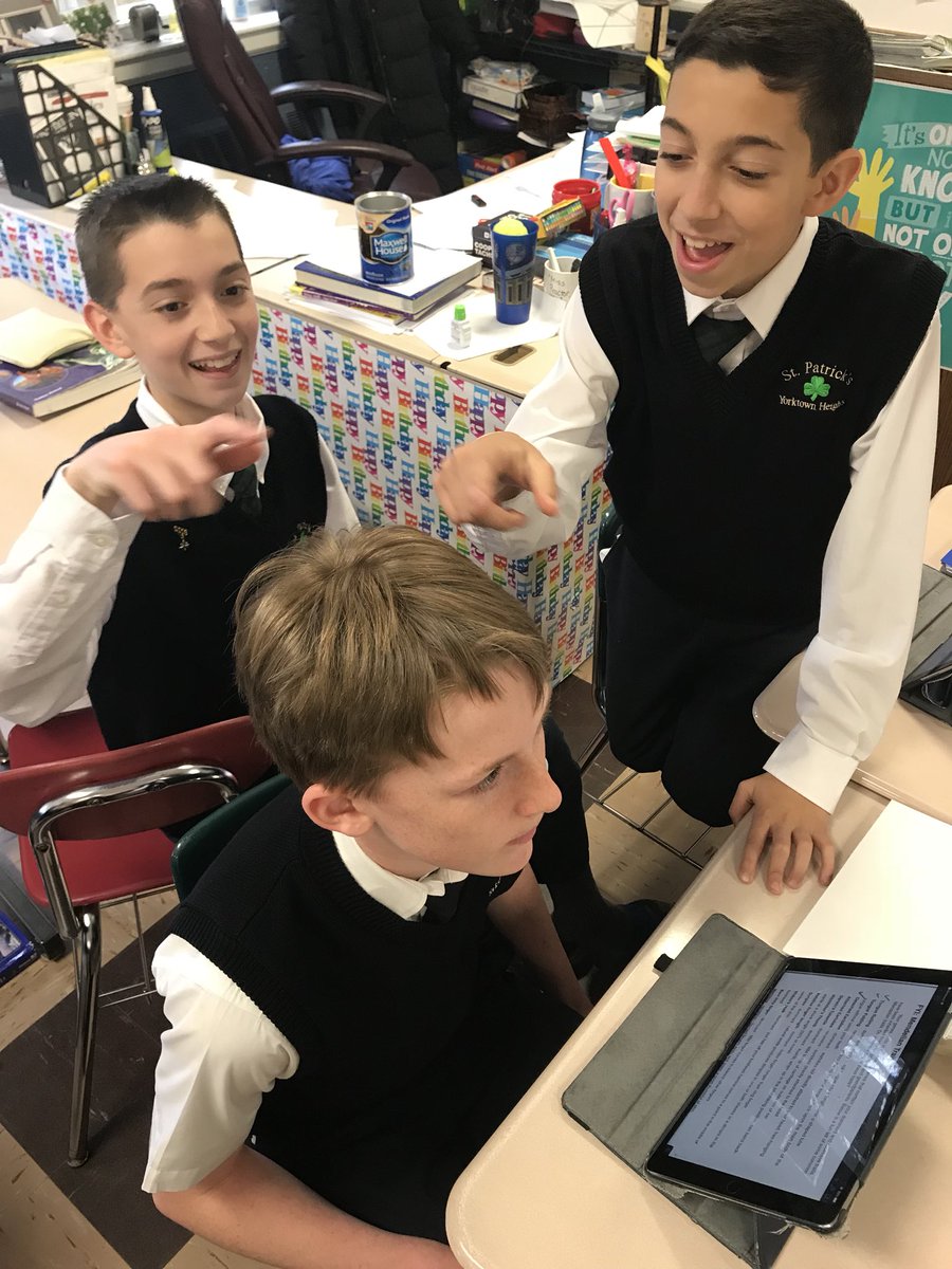 MsProctorMath's tweet image. As we finish up our #8Science unit on heredity and genetics, we’re trying to determine which dominant and recessive traits we have! Can you roll your tongue? Do you have a widow’s peak? Which phenotypes do you display? @StPatsYorktown