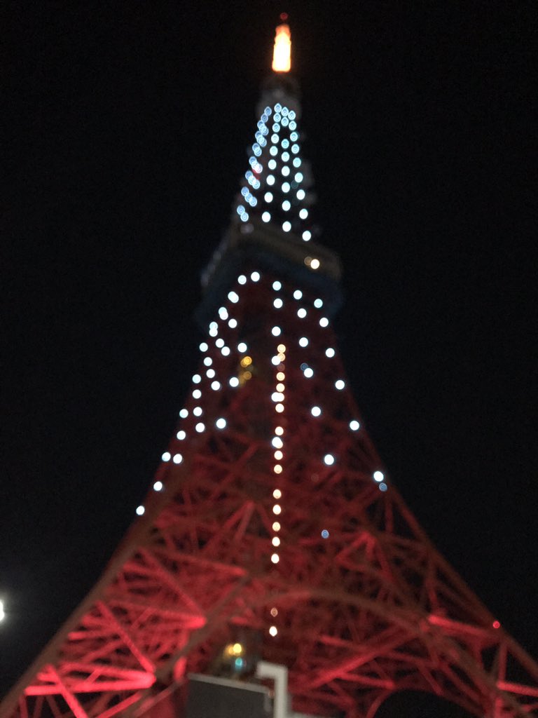 zp_ww's tweet photo. 後悔すると思って行ってきた。
日本中がSHINeeカラーって考えるだけで泣けるね
今、日本にいないのにSHINeeがいる気がした。SHINeeってすごいよ

#SHINee
#FromNowOn https://t.co/xGwhlr68aG