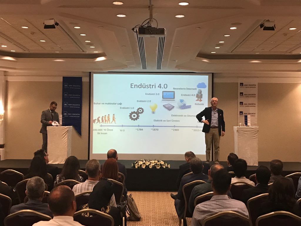 AXA_Turkiye's tweet photo. CEO’muz @YavuzOlken “Sigorta 4.0” yaklaşımımızı paylaşmak için bugün değerli Antalya Bölge acentelerimizle Antalya’da bir araya geliyor. #AXASigorta4.0 #Acente4.0 https://t.co/5WqF2hk5Fb