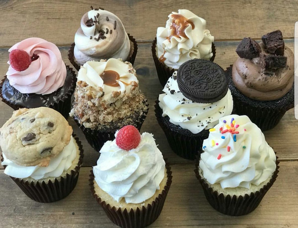 MelissaThoftne's tweet photo. #IdLikeToBeRichEnoughTo buy a cupcake from cupcakecowgirls everydayπ #bestcupcakeever #mysweettooth #houstonfoodie https://t.co/2W2jlupZj1