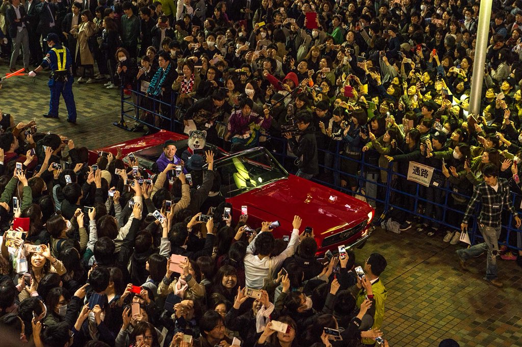 Did everyone who gathered in Shinjuku and everyone who watched the broadcast have a good time?! Thank you to everyone for participating!
"Take Me Under/Winding Road” are now available!!

#mwam
#takemeunderwindingroad