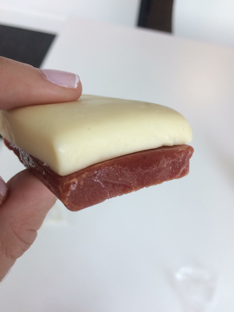 andepinira's tweet photo. Cosa rica, cosa sabrosa. #BocadilloConQueso https://t.co/gOaEKSDI08
