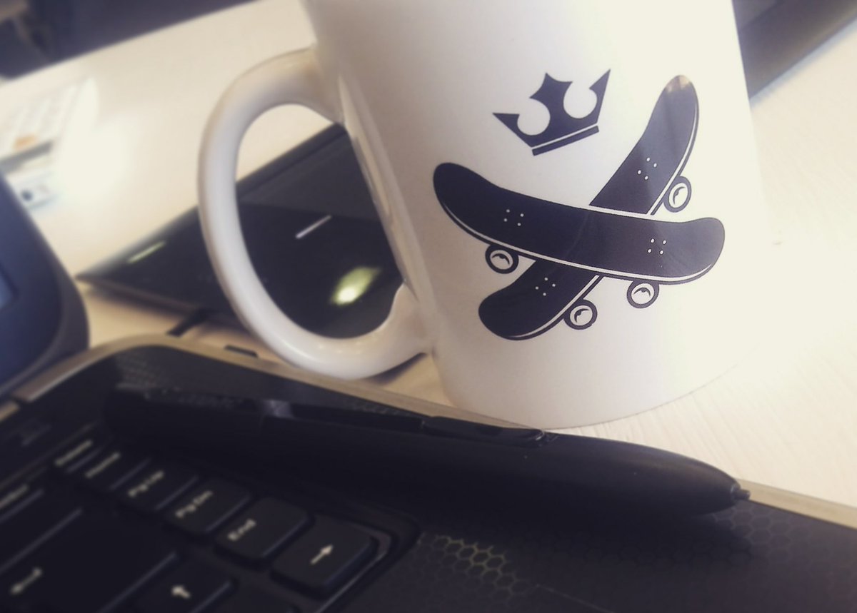 kasquatro's tweet photo. Bom dia skaters! 🙏🏻⚒️
---
#mug #kasquatro #skateboards #skate #skateboard #mug #bomdia https://t.co/9mM6E0YUzz