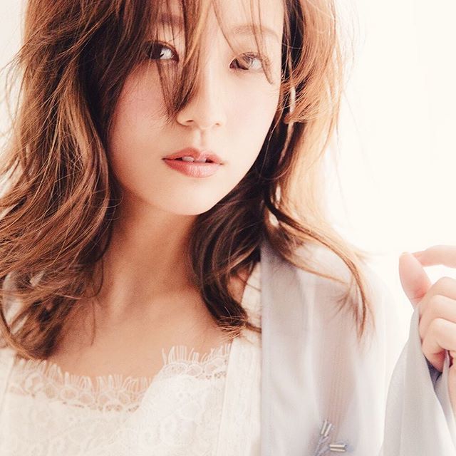 renai_keikaku's tweet photo. .
.
off shot ✨
.
gown / ¥8,900 +tax
blouse / ¥4,200 +tax.
.
.
#renaikeikaku #伊藤千晃 #ren #レンアイケイカク #2018springsummer #spring #summer #new #アザーカット #オフショット https://t.co/x0XnK6dbFA https://t.co/iLacClMCCf