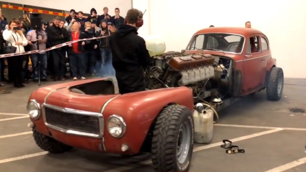 AutoFanaticNet's tweet image. Volvo PV 544 + T-55 tank V12, 38.88-l engine – The tank car in action – Part 2 from 2 autofanatic.net/2018/04/18/vol…'