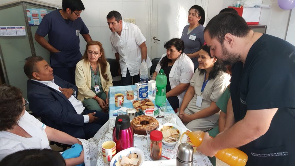 AtsaTucuman's tweet photo. [AHORA] visita al caps Urquiza 1, nuestro sec. Gral. #ReneeRamirez escuchando a todos los empleados de la sanidad. https://t.co/seLklyZbWX