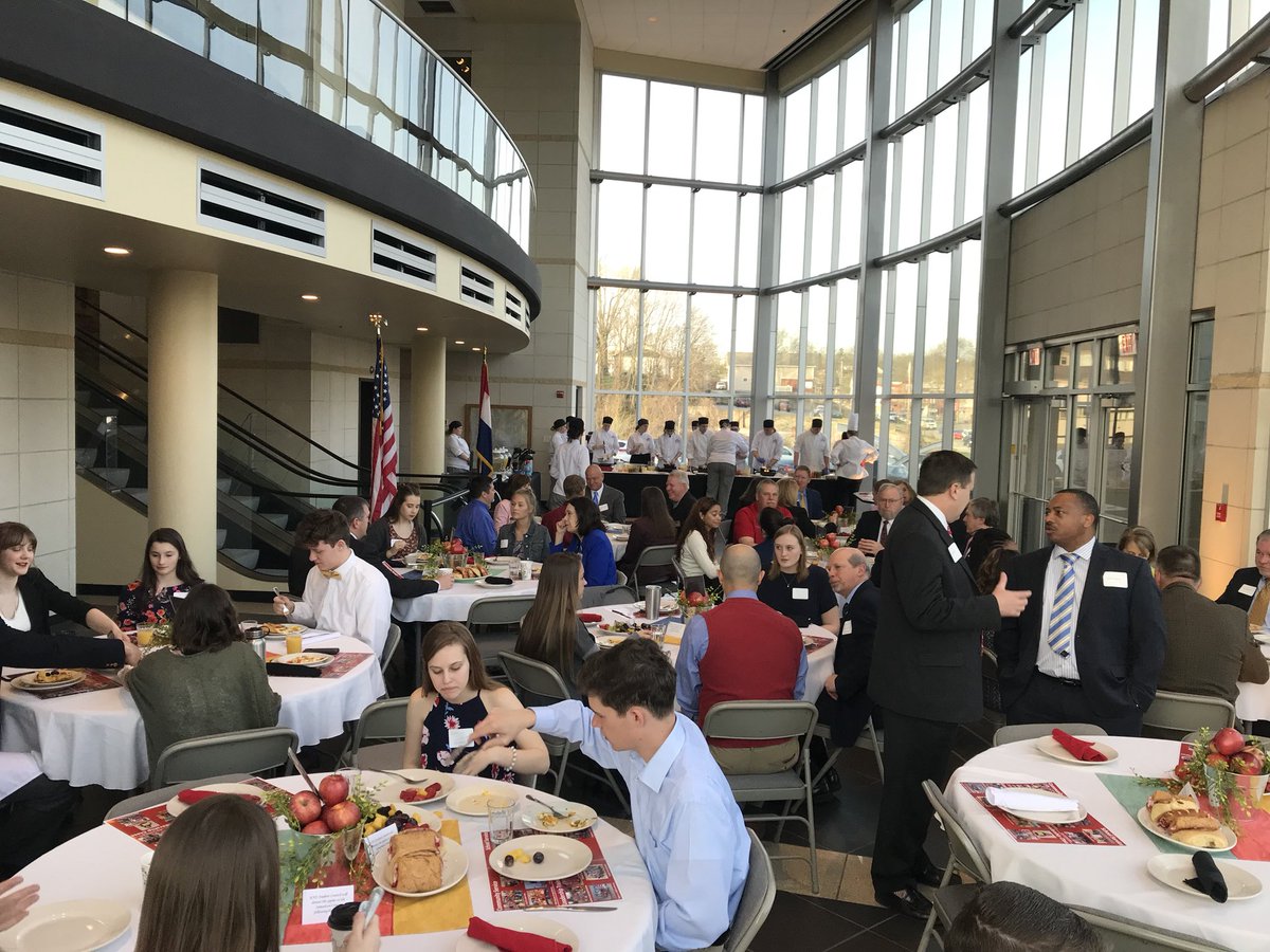 Thank you to all that attended the Community Leaders Breakfast this morning celebrating National Student Leadership Week. #NSLW  @MASCstuco @NatStuCo