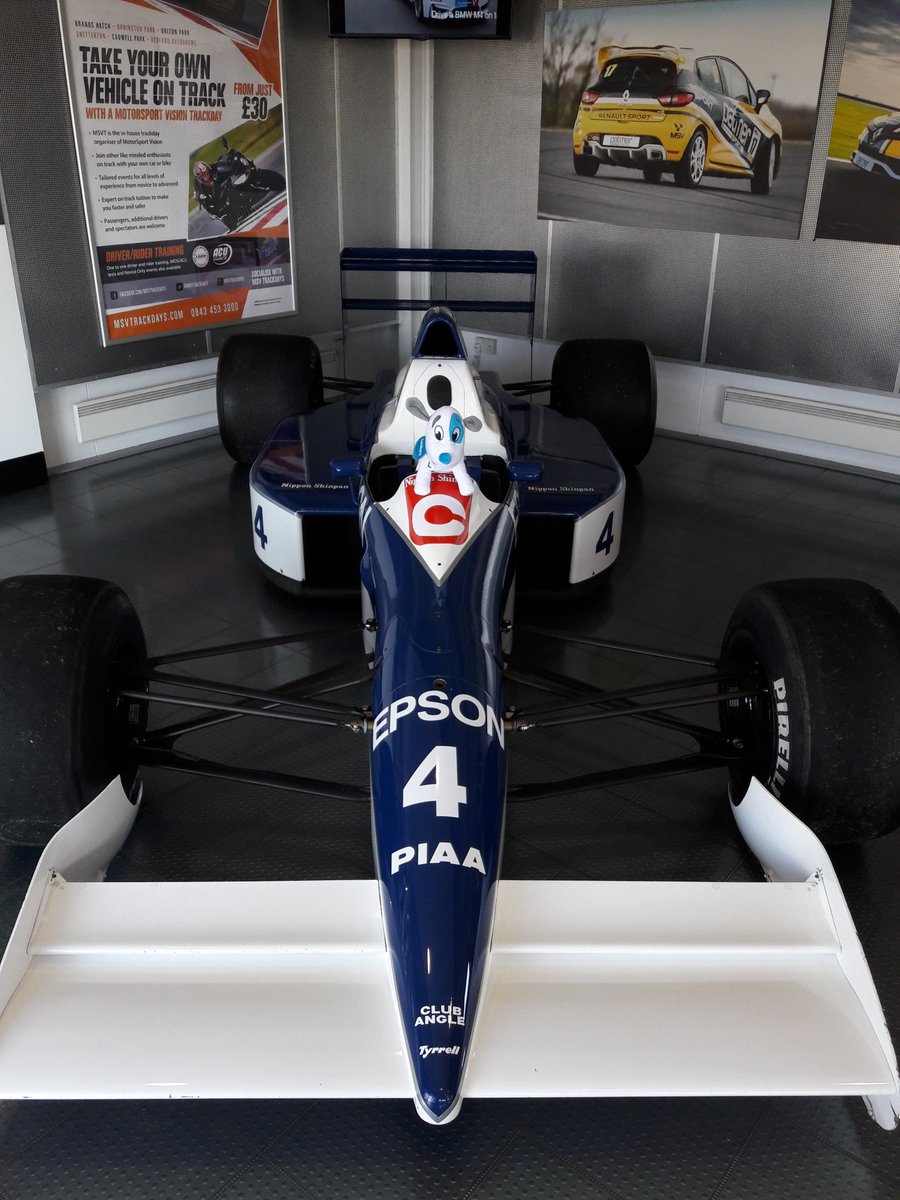 LookersGroup's tweet photo. Lookers mascot Lucky is looking to put in some fast laps this afternoon at @Palmer_Sport!
#LookersTrackDay https://t.co/Ml1GwEYzHS
