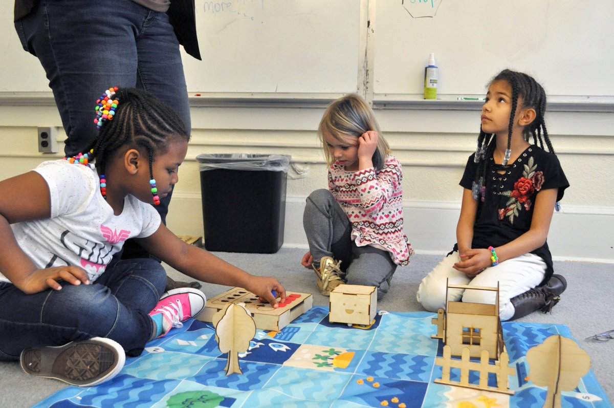 Duke_DCA's tweet photo. Robots have taken over @EKPowe Elementary in Durham, and the takeover is connected to the #DukeDoingGood employee giving campaign: https://t.co/BUkuCkjb87 🤖 https://t.co/NISRzYJIIj