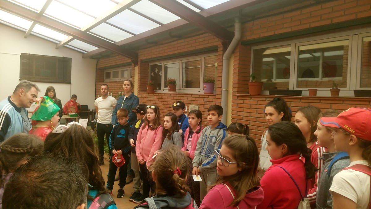 saravteacher's tweet photo. Los alumnos de 4°, 5° y 6° de CEIP Fernando II disfrutando de la visita a Salado Jones @ceiplossalados. Gran trabajo.¡Enhorabuena! #FLZAMORA18  @cfiebenavente https://t.co/pgwGQJTEWw