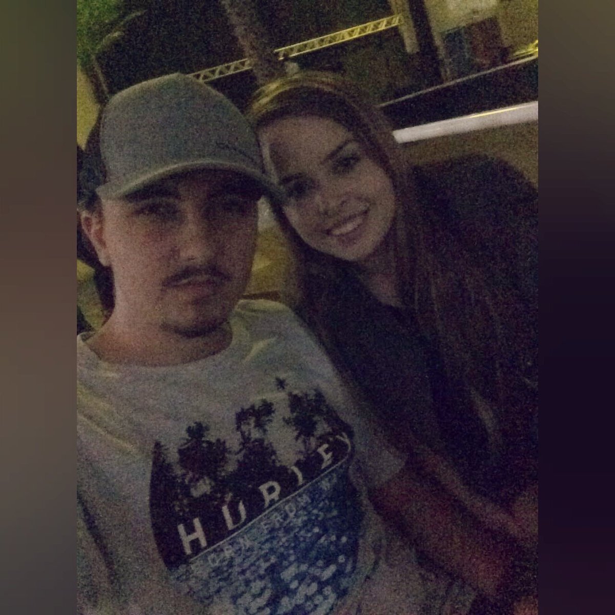 jegnclvs's tweet photo. Tive a sorte grande de um amor tranquilo de ter voce ao meu lado https://t.co/FkuSWWuJeG