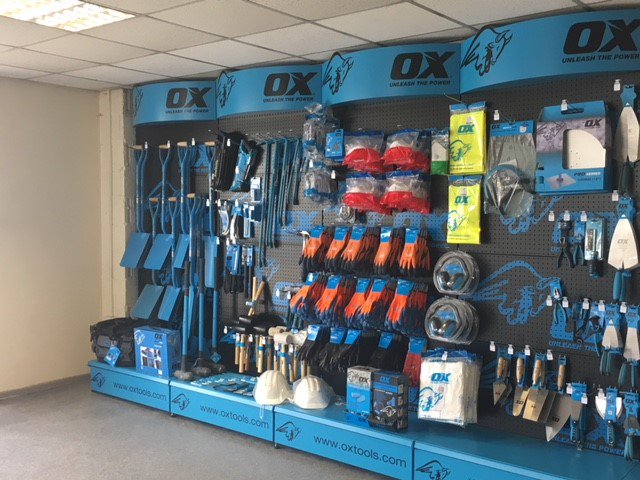 SHCHIRECENTRE's tweet image. Our new @OXtoolsUK stand before and after at our Skipton Head office #oxtools