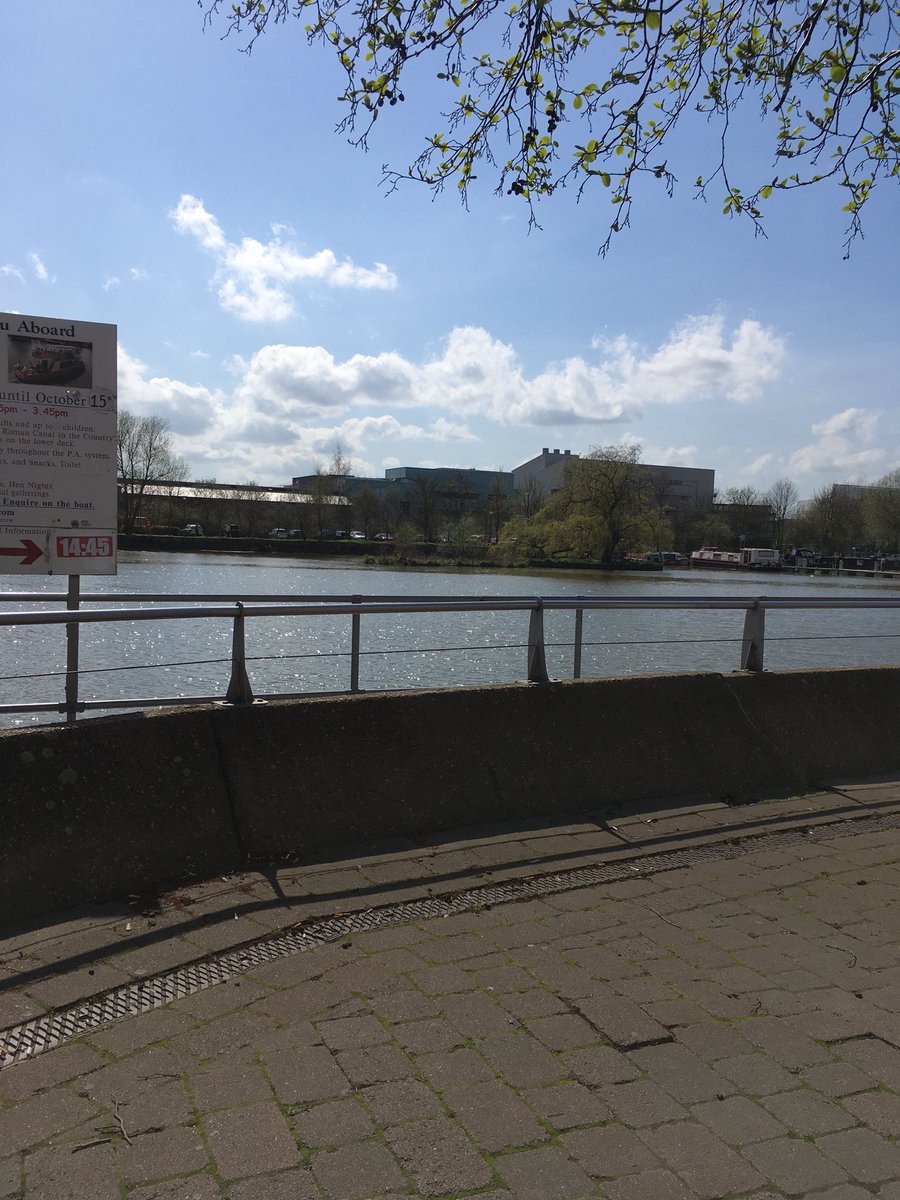 holl694's tweet photo. What a glorious day! No better place to take a lunch break than on a bench by the Brayford 🌞 https://t.co/zNL6SEoZbw