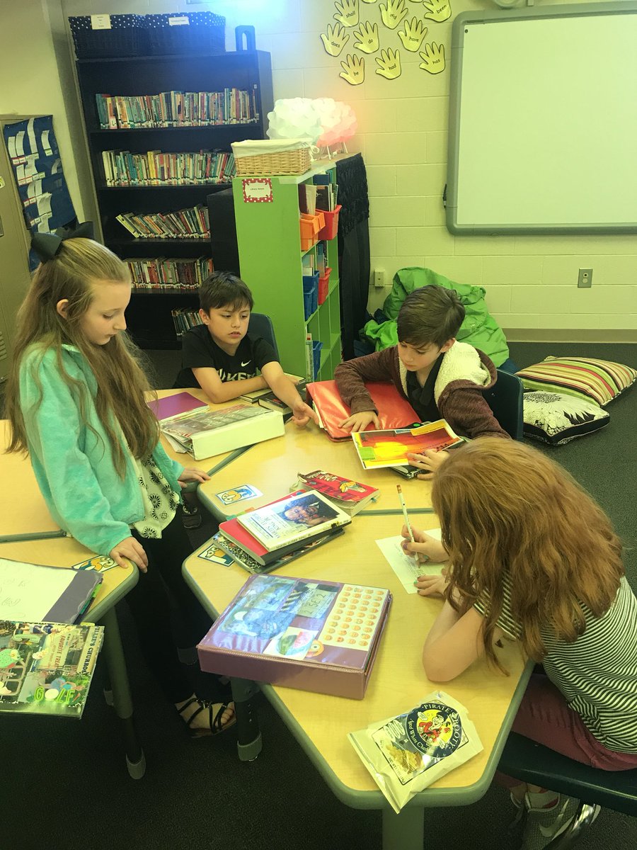 LizaMulroy's tweet photo. Summary writing boot camp. #walkerlearns #walkerreads #walkerwrites https://t.co/lheEqjgx3w