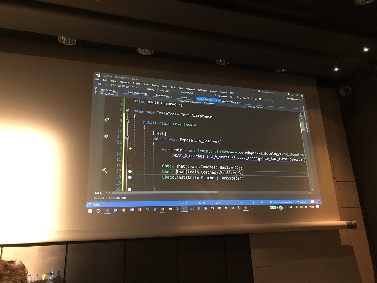 MorganLeroi's tweet photo. Check.That devant 300 javaistes ! #Devoxx Merci @tpierrain ! @Cyrdup #NFluent https://t.co/s8qpxjYaPs