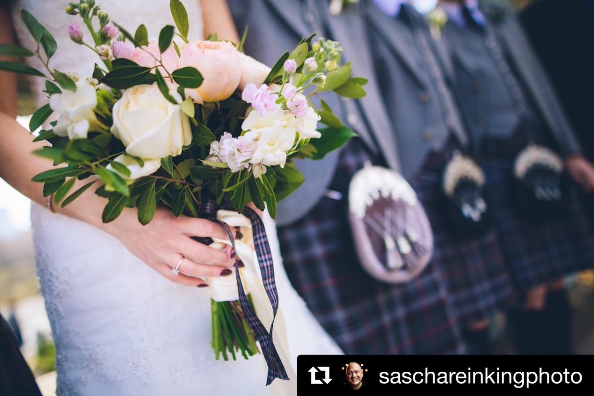 ScottsFlowerNYC's tweet photo. This really puts a new meaning into #ScottsToBeGood #kiltlife 

REPOST @saschareinkingphoto ・・・
When the Scottish came town...
#TeamReinking https://t.co/A9IjgiopDX