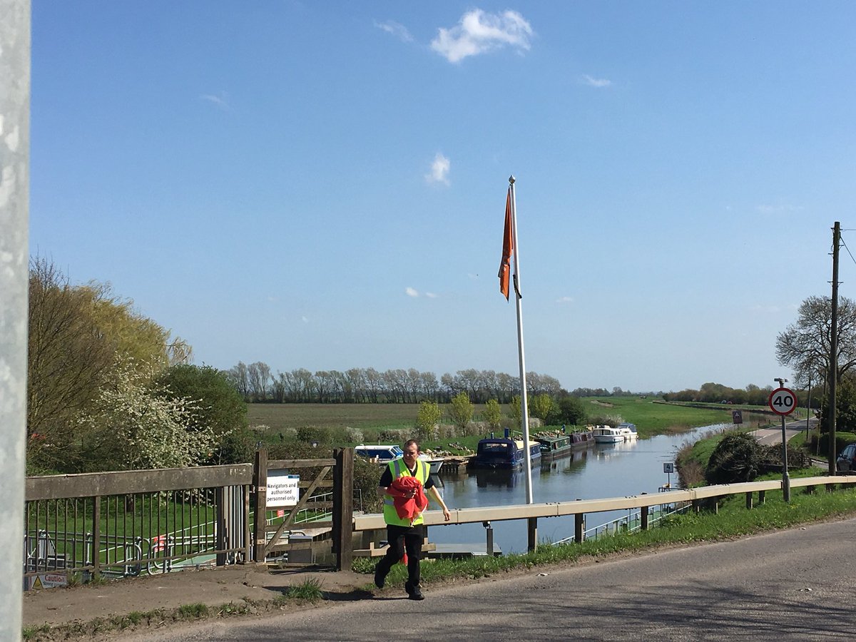 Ang_WaterwaysEA's tweet photo. That’s it folks the #RiverGreatOuse #BedfordOuse is back onto #CautionPhase under #RiverAdviceForBoaters #RAB so the river is back open.  We’re putting away the #RedFlag for #StrongStreamAdvice #SSA, hopefully for the season now that the sun 🌞 has decided to make it’s debut! https://t.co/1BTweiMM4m