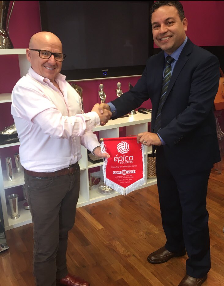 EPICOfutbol's tweet image. A grand milestone with @thomaslyte Founder &amp;amp; CEO Kevin Baker and ÉPICO Studios Founder &amp;amp; Executive Creative Director RiCH Levy on their 11 year creative partnership plus 58th trophy commission to date. #trophymakers #craftsmanship #bespoke
#WeBrandTheBeautifulGame #EPICOfutbol