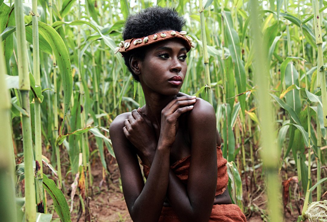 TAP_Magazine's tweet photo. How in the world does the daughter of refugees grow up to become a top model?  Meet @nezarachel who we blv can be Africa's next top model. 
Her full story in our latest issue https://t.co/J2oVd5hppU
📸 @xvxyphoto 
STYLE: @pierrakn 
#Africanmodels #Rwanda #rwot #blackgirlmagic https://t.co/ZZ4sEDb12Y