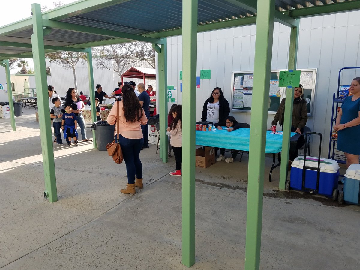 FUSD_Locust's tweet photo. Open House @FUSD_Locust @FontanaUnified https://t.co/v7sjVABiy9