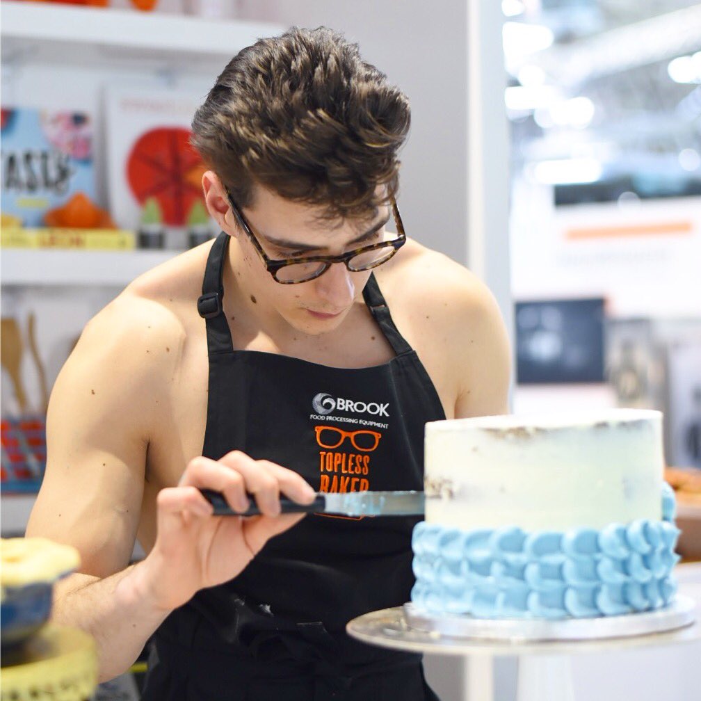 brook_food's tweet photo. This cake is looking amazing 😍 come and see @toplessbaker on stand W250, not long left so head this way while you can! #bakeryequipment #brookfood #foodex #foodex2018 #fdx2018 #NEC #exhibition #toplessbaker https://t.co/Tv2Dt0AdU9
